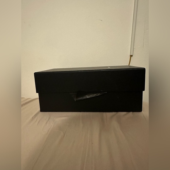 Saint Laurent Box L 12 1/2' W 7' H 5' - Picture 3 of 5